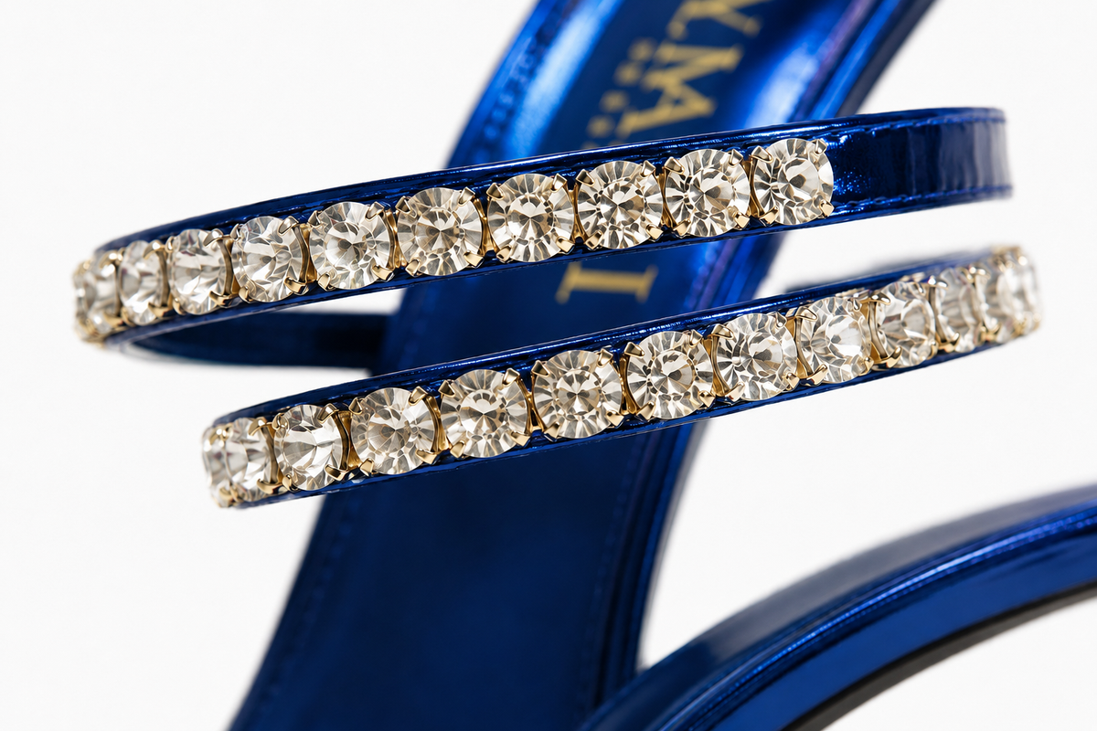 Détail des brides serties de strass — Étincelle bleu roi